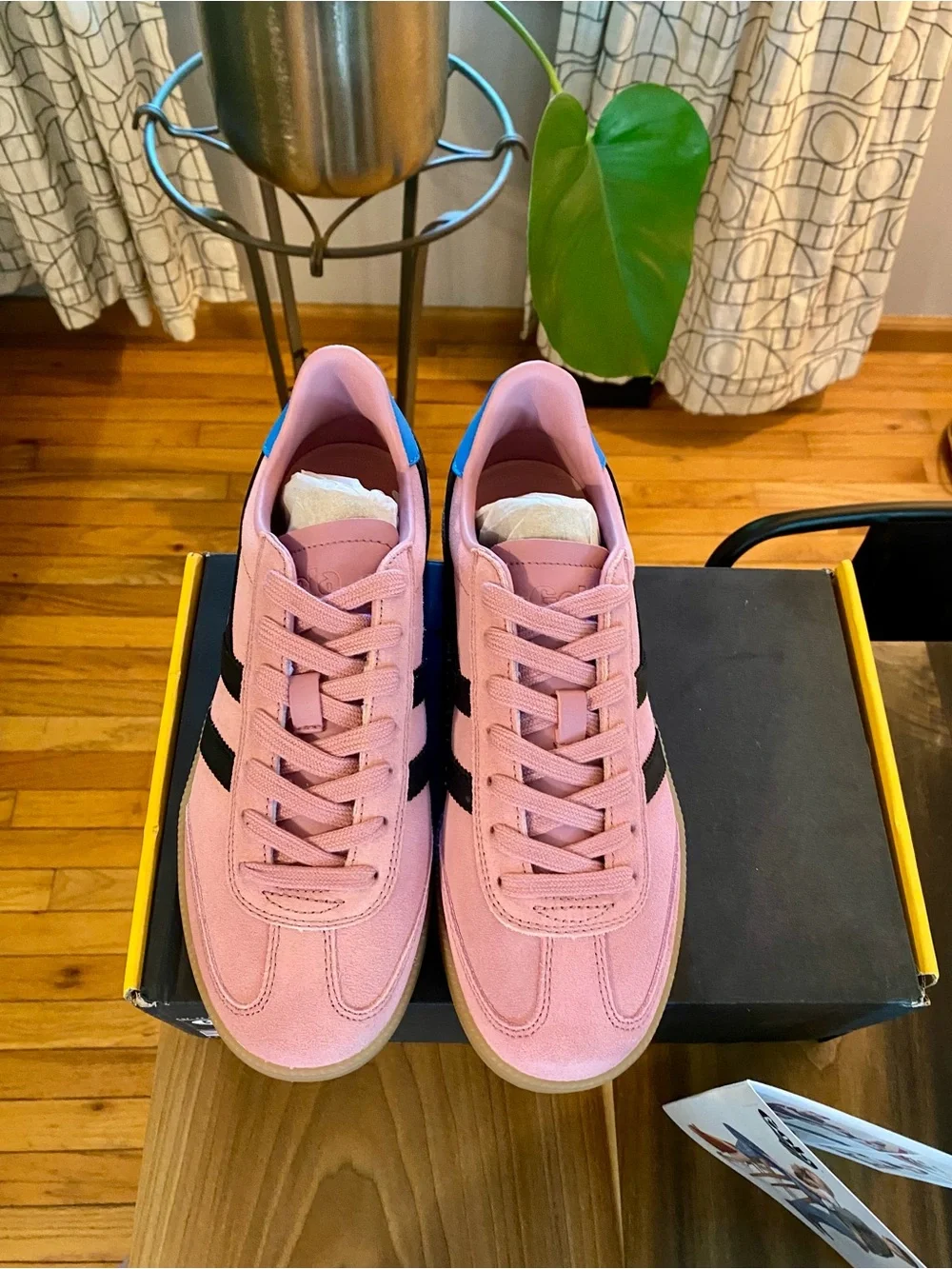 Women’s Gola Gum Bottom Sneakers. Never worn, perfect condition. Size 8